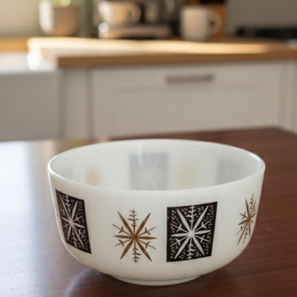 EUC Vintage 1950 Federal Milk Glass Bowl 2 1/2 qt